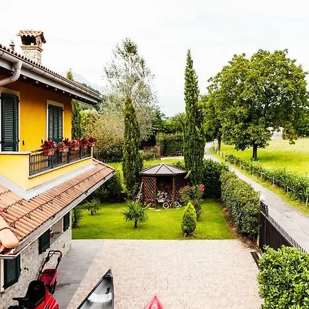 Della Baia Bed & Breakfast *